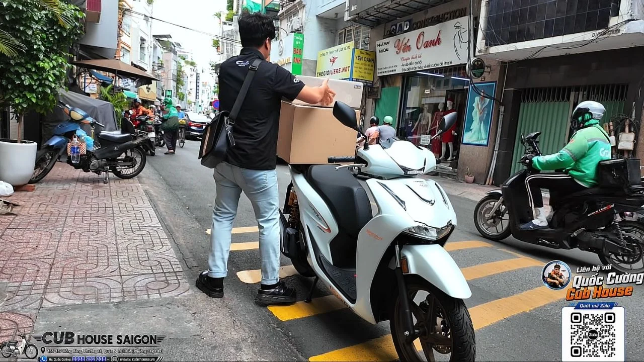 giao-honda-sh150i-hmr-newconcept-kem-ohlins-tai-quan-3 (6).webp